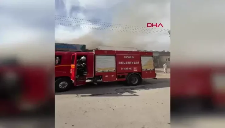 Sivas’ta Sanayi Sitesinde Yangın: 3 Kişi Dumandan Etkilendi