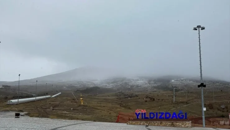 Sivas’ta Yıldız Dağı’nda Kar Yağışı Başladı